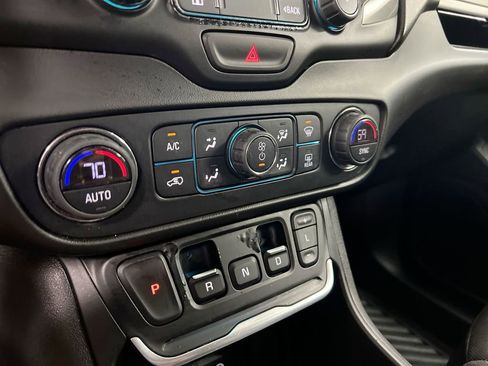 Used 2019 GMC Terrain SLT FWD image 16