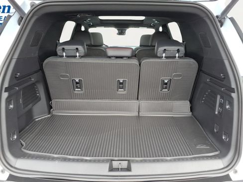 New 2026 Chevrolet Traverse RS w/ LPO, Floor Liner Package AWD/4WD image 25