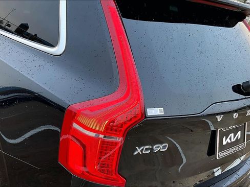 Used 2021 Volvo XC90 T5 Momentum image 32