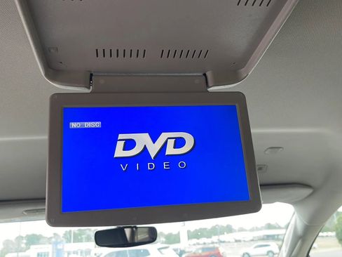 Used 2019 Chrysler Pacifica Touring Plus w/ Tire & Wheel Group image 17