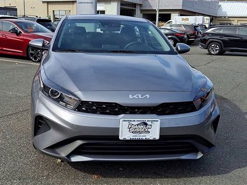 Used 2024 Kia Forte LXS image 3