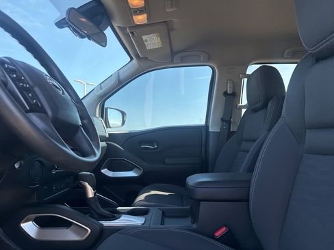 Certified 2022 Nissan Frontier SV w/ Technology Package image 28