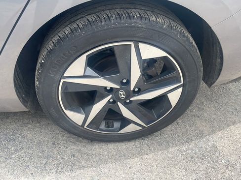 Used 2023 Hyundai Elantra SEL w/ Convenience Package FWD image 20
