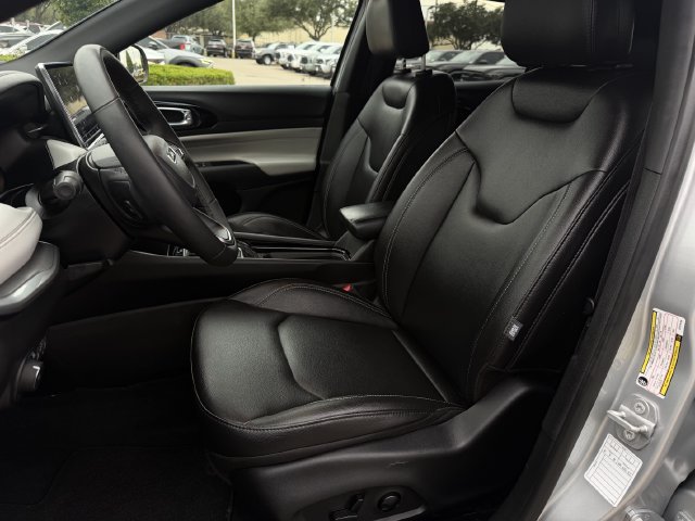 Used 2025 Jeep Compass Limited AWD/4WD image 23