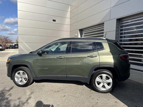 Used 2019 Jeep Compass Latitude image 4