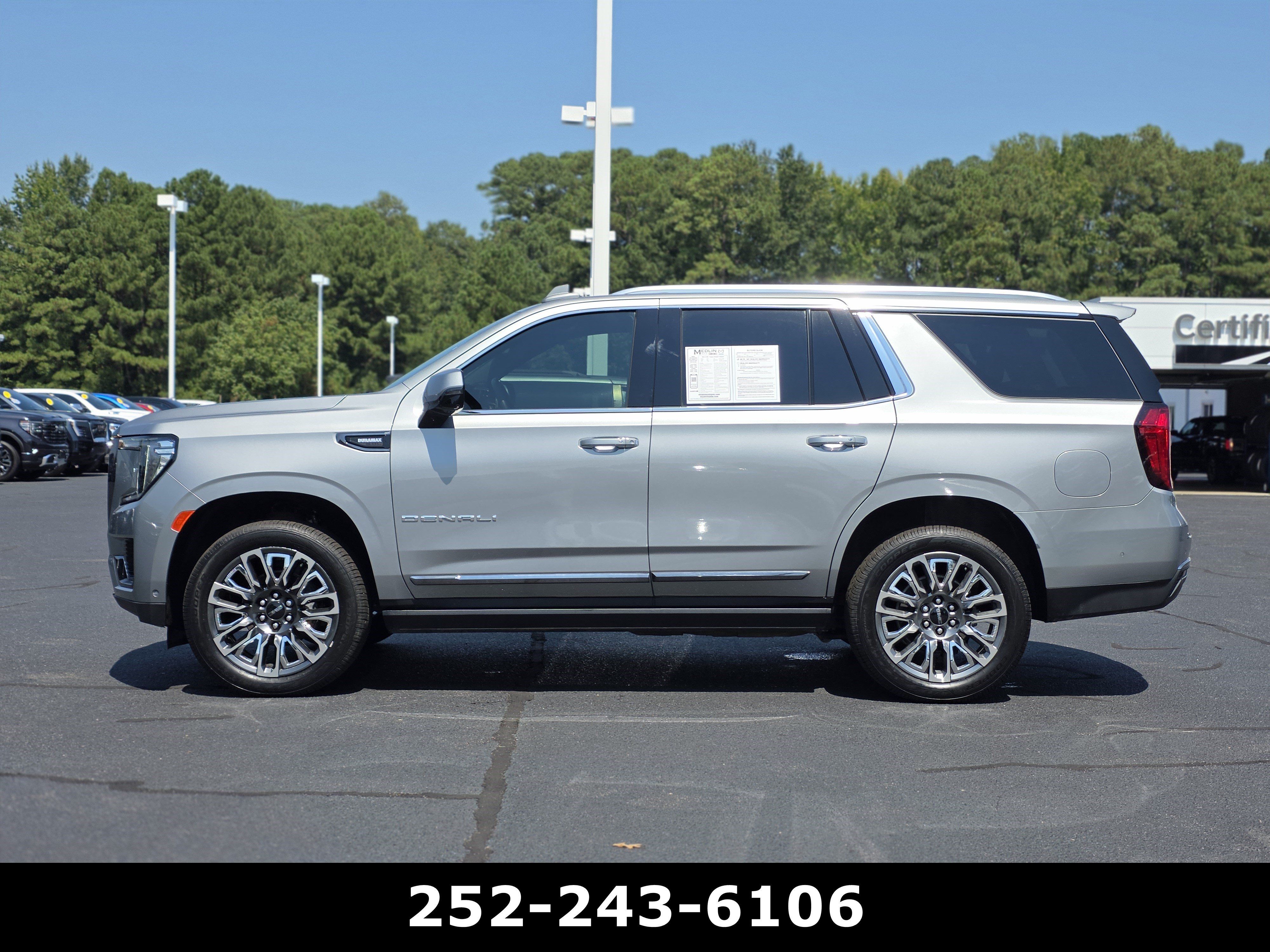 Used 2024 GMC Yukon Denali Ultimate AWD/4WD image 4