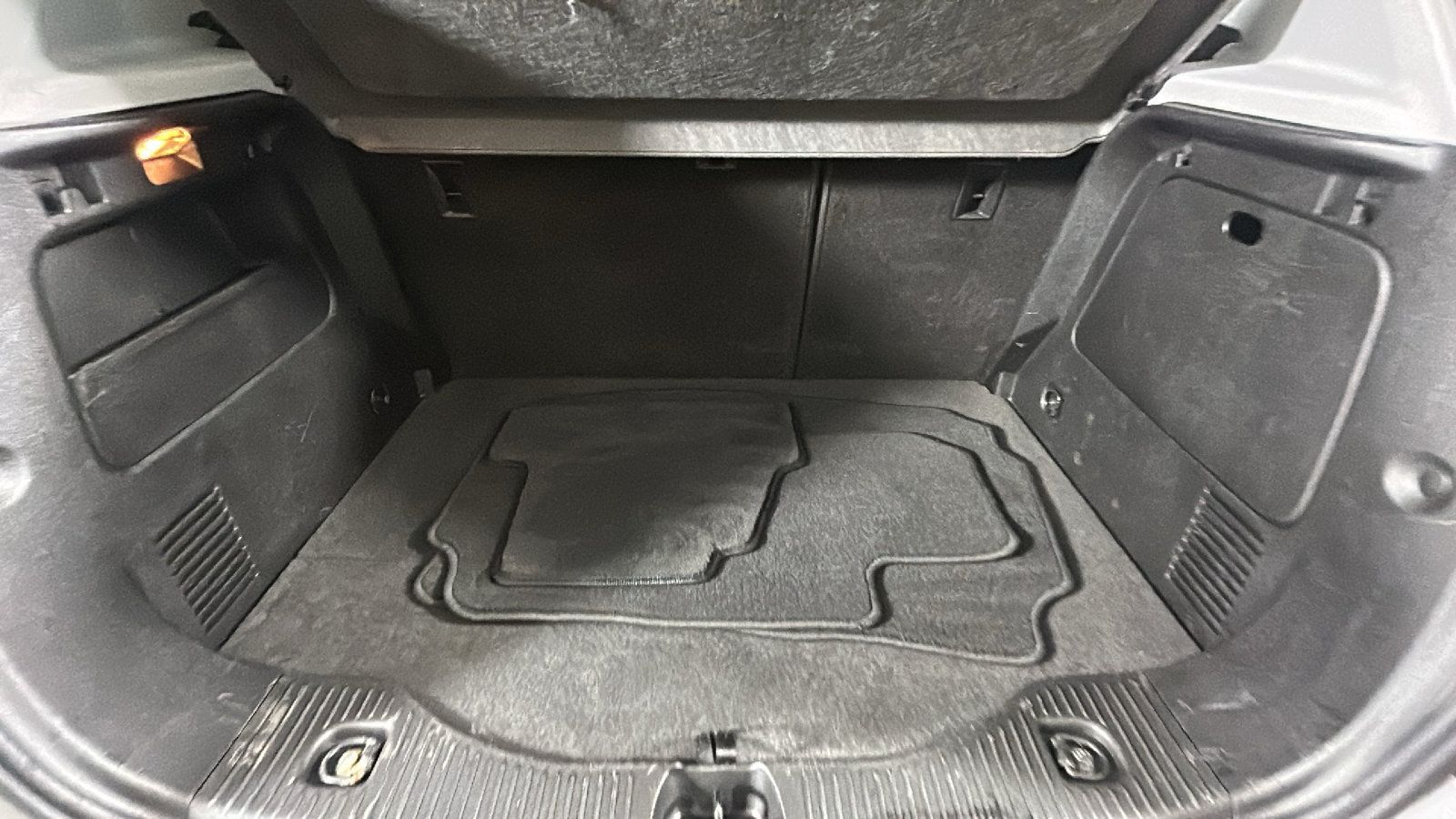 Used 2018 Chevrolet Trax LS FWD image 30