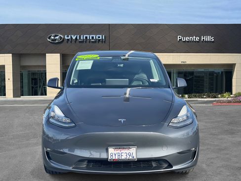 Used 2021 Tesla Model Y Long Range image 2
