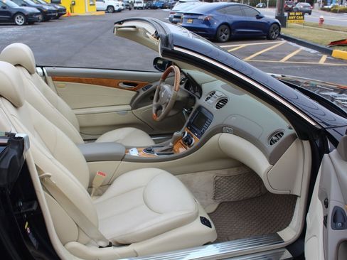 Used 2007 Mercedes-Benz SL 550 SL 550 image 14