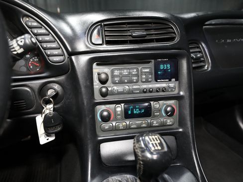 Used 2001 Chevrolet Corvette Convertible w/ Preferred Equipment Group2 RWD image 55