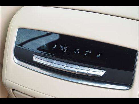 Used 2021 Cadillac Escalade ESV Premium Luxury w/ LPO, Illumination Package image 17