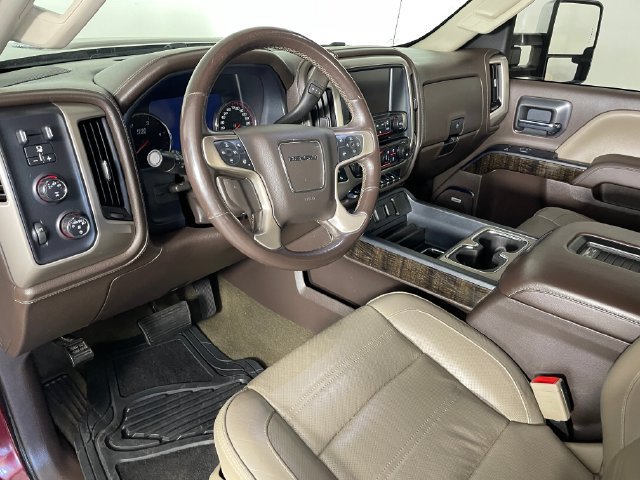 Used 2016 GMC Sierra 2500 Denali w/ Duramax Plus Package AWD/4WD image 3