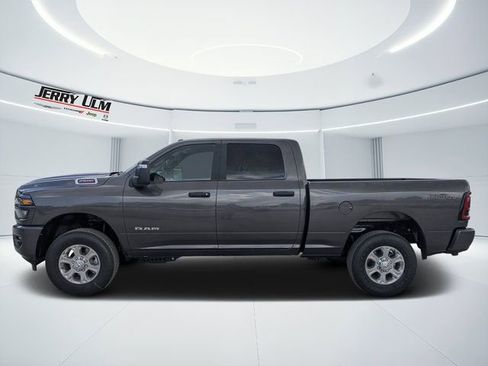 New 2026 RAM 2500 Big Horn AWD/4WD image 6
