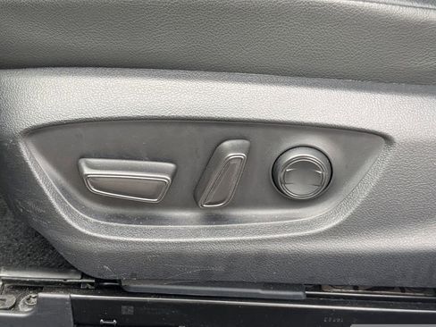 Used 2024 Toyota Camry SE image 19