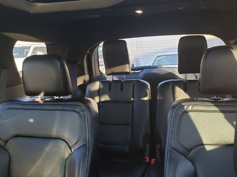 Used 2019 Ford Explorer Limited w/ Ford Safe & Smart Package AWD/4WD image 17