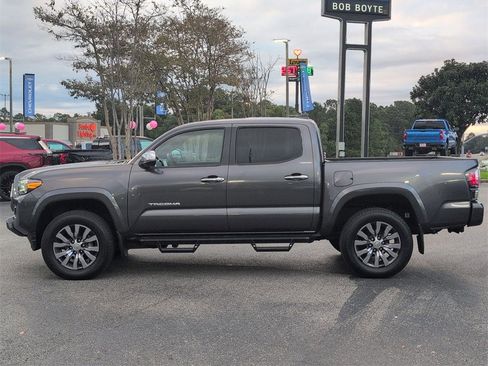 Used 2023 Toyota Tacoma Limited image 6