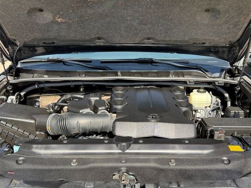 Used 2020 Toyota 4Runner SR5 image 9