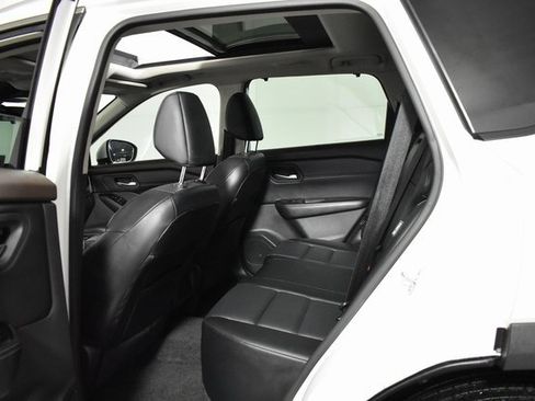 Certified 2022 Nissan Rogue SV w/ SV Premium Package image 27