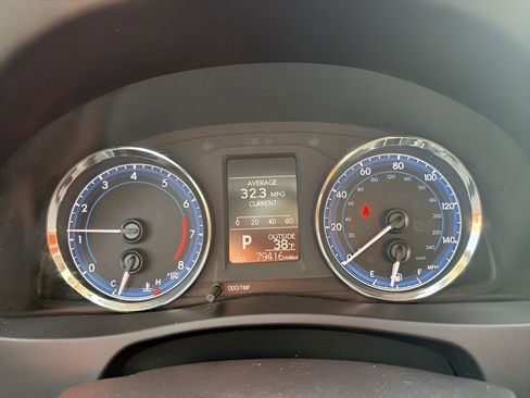 Used 2017 Toyota Corolla L image 27