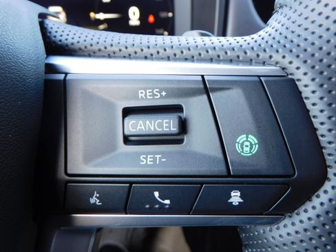 New 2025 Mitsubishi Outlander SE image 17