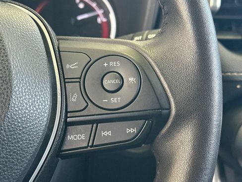 Used 2025 Toyota RAV4 XLE Premium FWD image 28