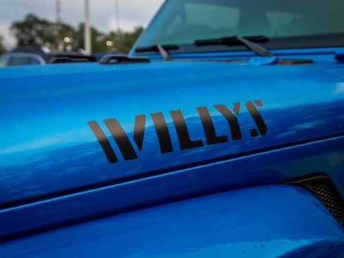 Used 2021 Jeep Gladiator Willys image 13