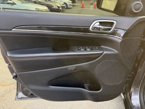 Used 2017 Jeep Grand Cherokee Trailhawk image 18