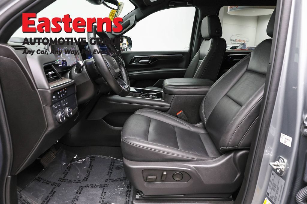 Used 2025 Chevrolet Suburban Z71 AWD/4WD image 14