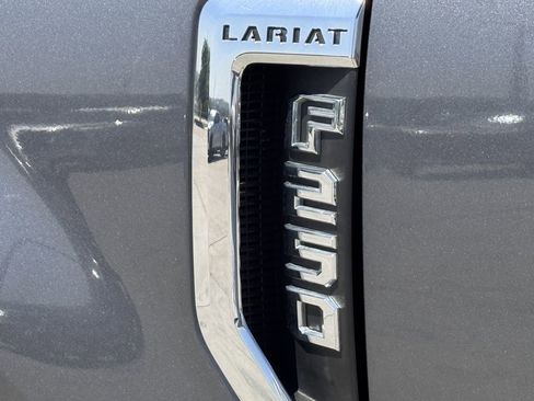 Used 2022 Ford F250 Lariat w/ Lariat Value Package AWD/4WD image 12