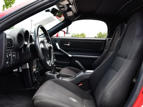 Used 2001 Toyota MR2 RWD image 19
