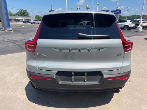 New 2026 Volvo XC40 B5 Ultra w/ Protection Package Premier AWD/4WD image 4