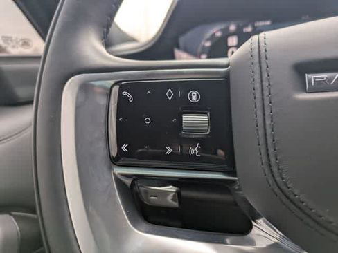 Used 2025 Land Rover Range Rover SE AWD/4WD image 22