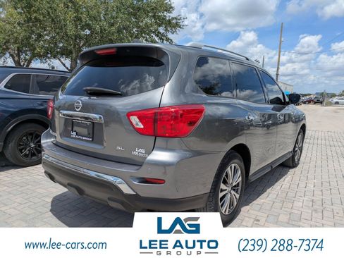 Used 2019 Nissan Pathfinder SL FWD image 3
