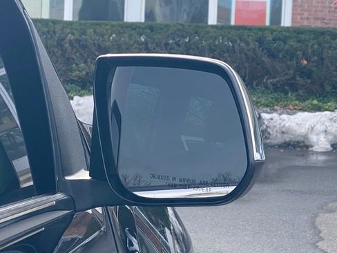 Used 2022 GMC Canyon Denali image 15