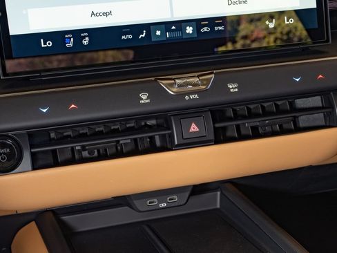 New 2026 Lexus ES 350e FWD image 27