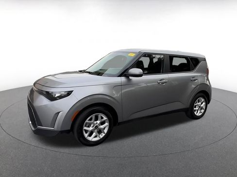 Used 2025 Kia Soul LX w/ LX Technology Package image 7