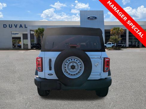 New 2025 Ford Bronco 4-Door image 4