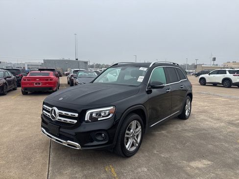 Used 2021 Mercedes-Benz GLB 250 4MATIC image 3