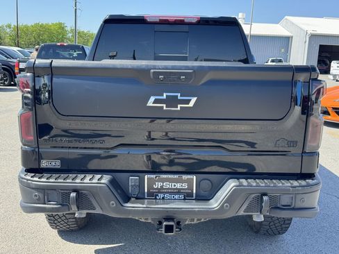 Used 2024 Chevrolet Silverado 1500 ZR2 w/ ZR2 Bison Edition image 8