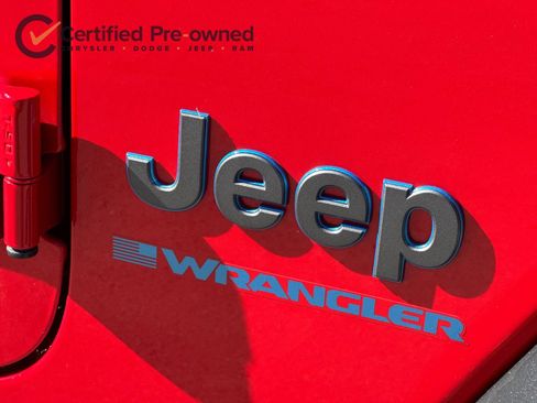 Certified 2025 Jeep Wrangler Unlimited Rubicon 4xe AWD/4WD image 27