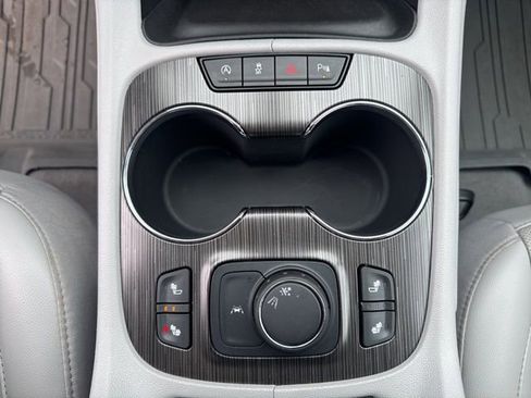 Used 2021 GMC Acadia SLT w/ LPO, Floor Liner Package image 19