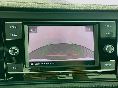 Used 2019 Volkswagen Jetta SE image 22