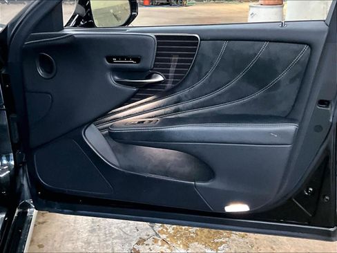 Used 2018 Lexus LS 500 w/ Accessory Package (Z1) image 26