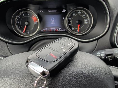 Used 2019 Jeep Cherokee Trailhawk w/ Cold Weather Group AWD/4WD image 29