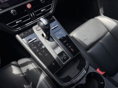 Used 2023 Porsche Macan Turbo AWD/4WD image 30