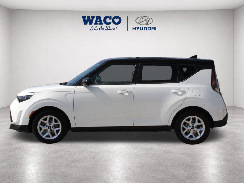 Used 2023 Kia Soul S FWD image 4