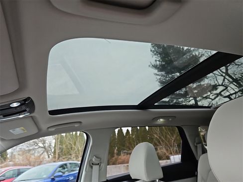 Certified 2025 Kia Sorento S w/ Panoramic Sunroof Package image 16