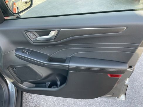 New 2025 Ford Escape Active w/ Active Premium Tech Pack image 18