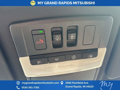 New 2025 Mitsubishi Outlander SEL image 25