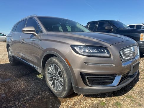 Used 2020 Lincoln Nautilus Standard w/ Equipment Group 101A image 2